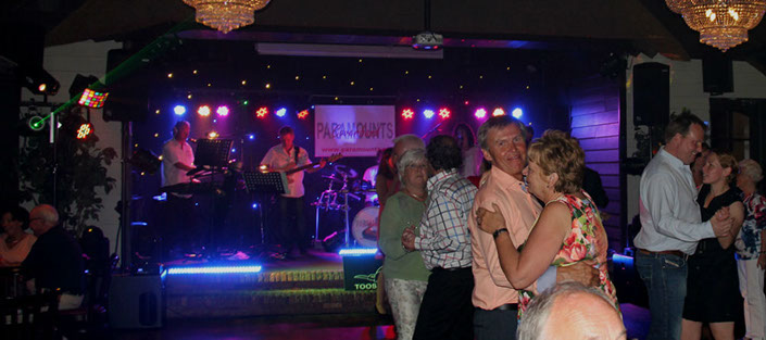 Coverband Paramounts