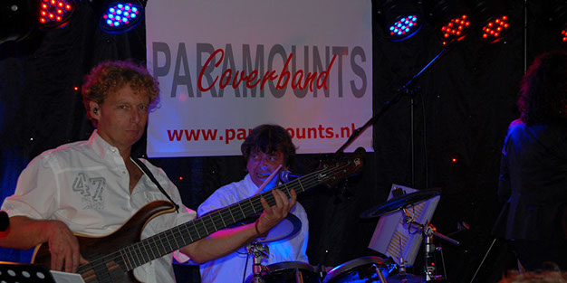Coverband Paramounts